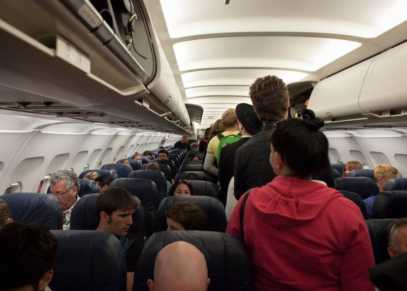 Embarque e o aumento dos germes no avião